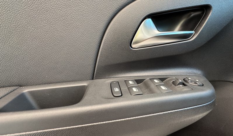 
								CORSA ELÉCTRICO ELEGANCE full									